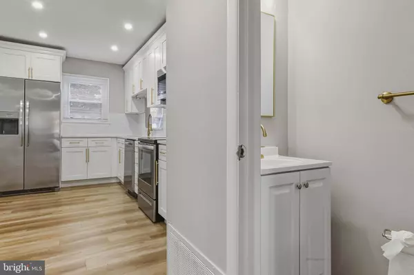 18 MADISON ST, Swedesboro, NJ 08085