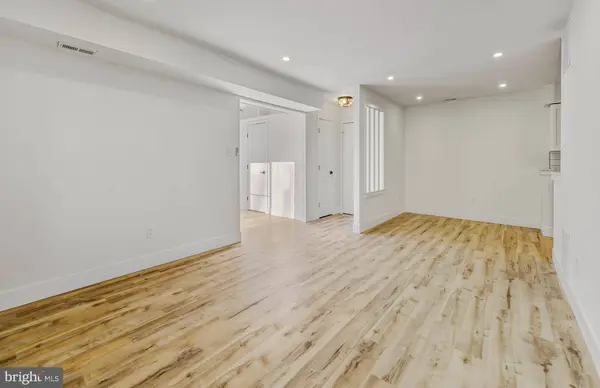 1 WINDSOR CT, Sewell, NJ 08080