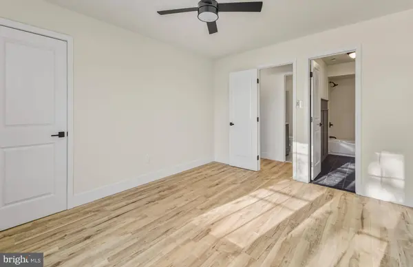 1 WINDSOR CT, Sewell, NJ 08080