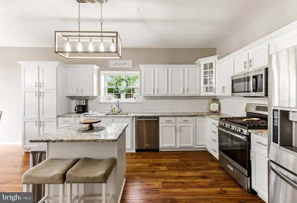 1301 SASSAFRAS LN, Williamstown, NJ 08094