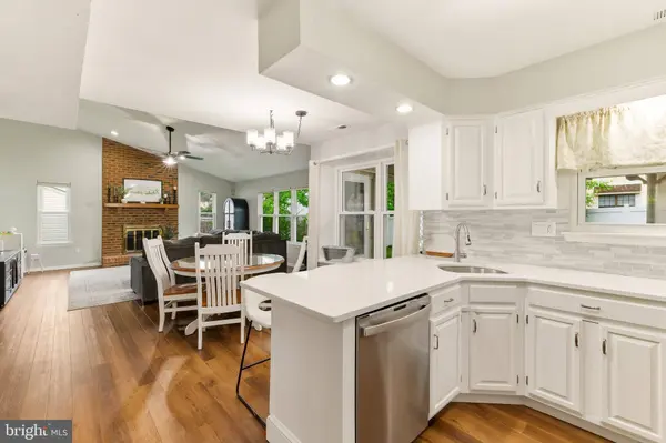 30 SHEFFIELD LN, Mount Laurel, NJ 08054
