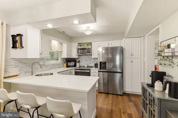 30 SHEFFIELD LN, Mount Laurel, NJ 08054
