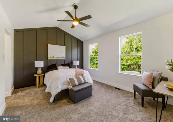 1 BANFF DR, Mullica Hill, NJ 08062