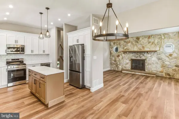 124 WHITMAN, Turnersville, NJ 08012