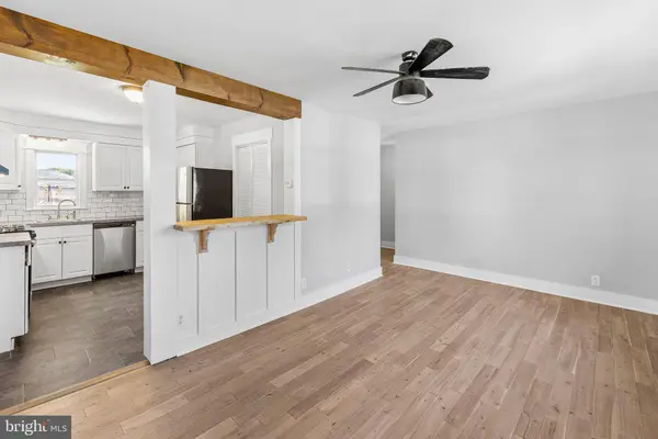 15 VASSAR AVE, Somerdale, NJ 08083