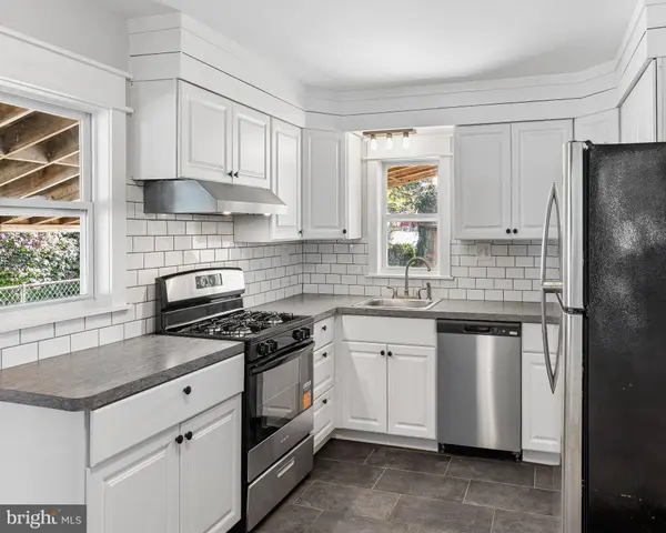 15 VASSAR AVE, Somerdale, NJ 08083