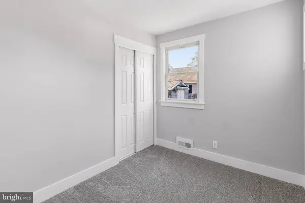 15 VASSAR AVE, Somerdale, NJ 08083