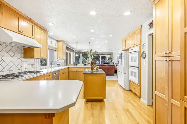 8918 Oak View Dr, Oakdale, CA 95361-9253