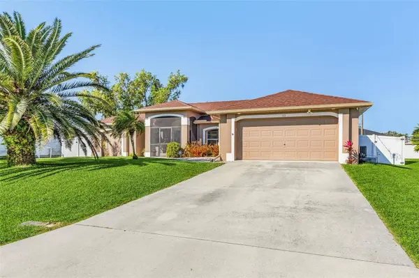 810 SW 10TH PL, Cape Coral, FL 33991