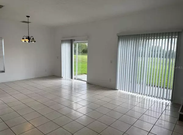 8961 IRON OAK AVE, Tampa, FL 33647