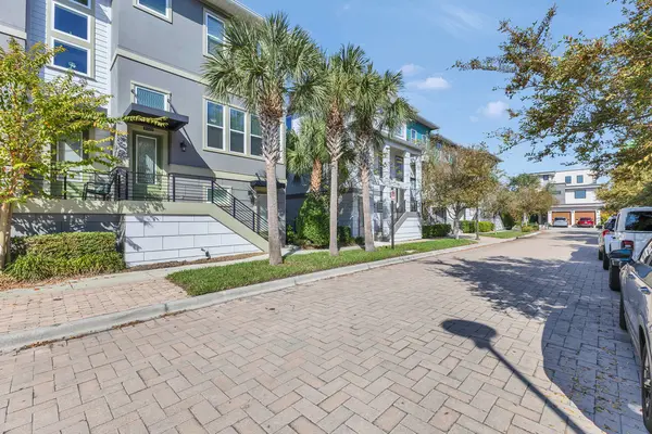 8443 Karrer Ter, Orlando, FL 32827-7678