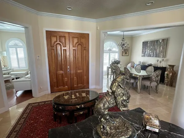 8734 CRESTGATE CIR, Orlando, FL 32819