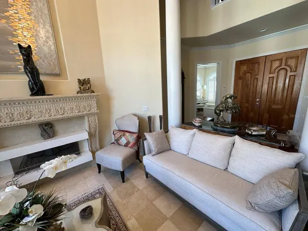 8734 CRESTGATE CIR, Orlando, FL 32819