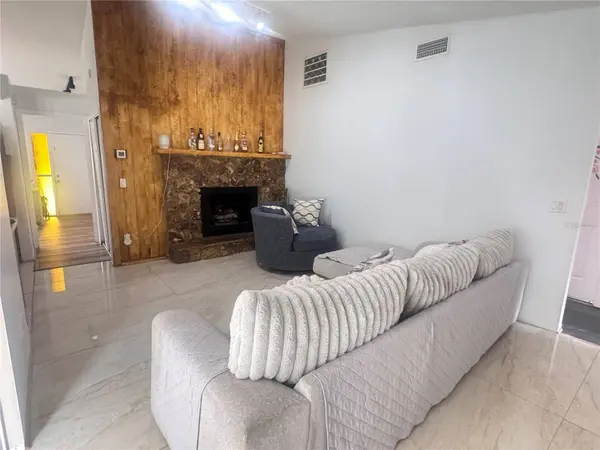 304 SHADOW OAK DR, Casselberry, FL 32707
