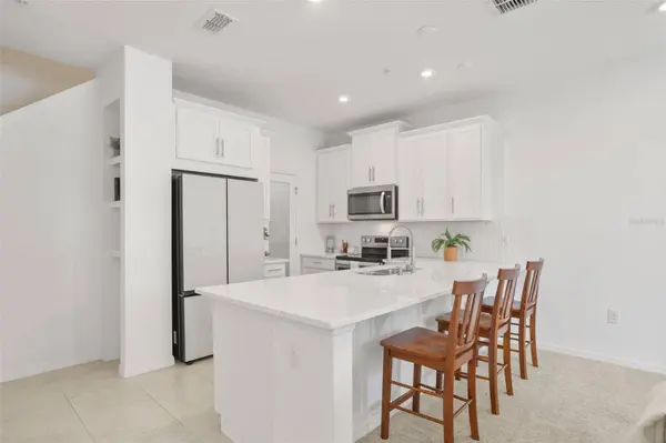 10245 HIGHLINE CREST ST, Orlando, FL 32832