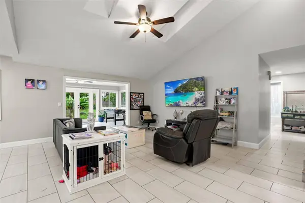 911 ALAMEDA DR, Longwood, FL 32750