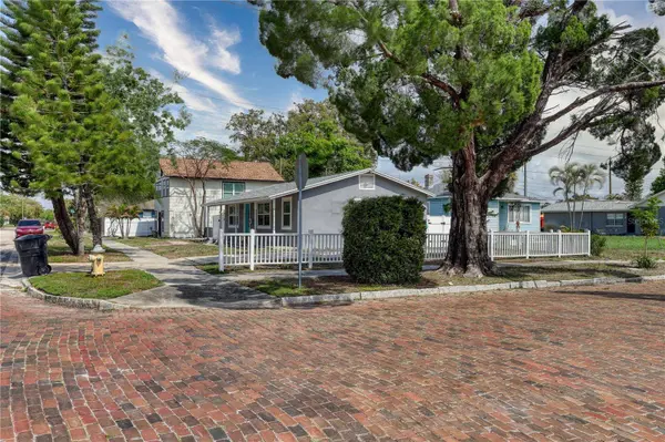 116 44TH ST S, St Petersburg, FL 33711
