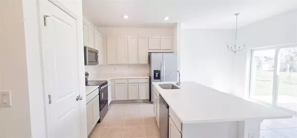 2043 FIRETHORN LOOP, Haines City, FL 33844