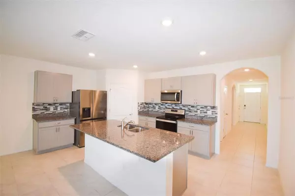 1945 CHICKASAW BLVD, Davenport, FL 33837