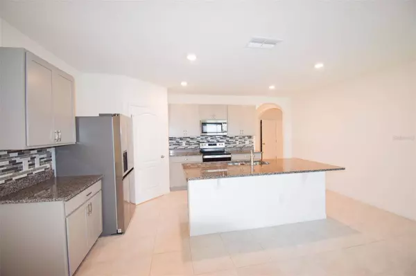 1945 CHICKASAW BLVD, Davenport, FL 33837