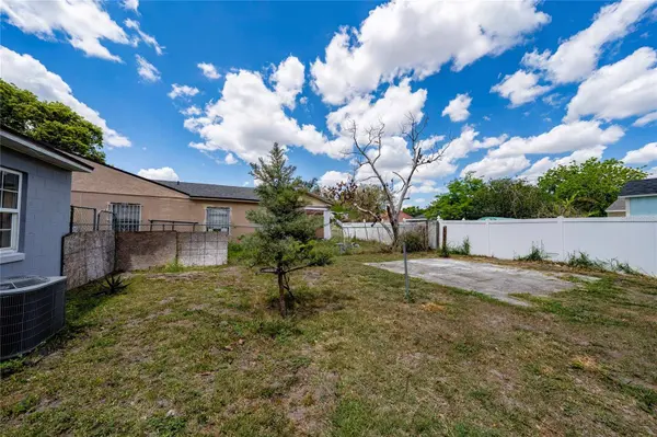 7807 PINE HAWK LN, Orlando, FL 32822