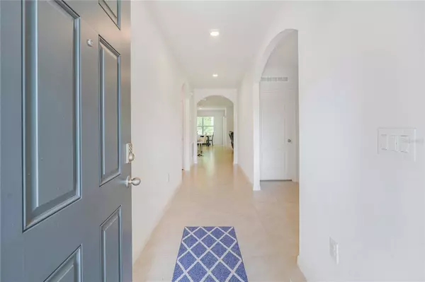 321 CHARLES DR, Deland, FL 32724