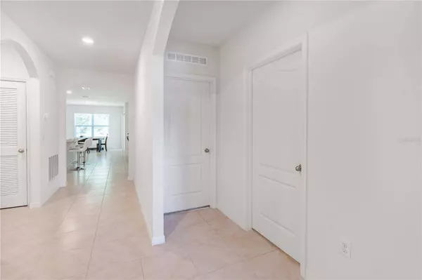 321 CHARLES DR, Deland, FL 32724