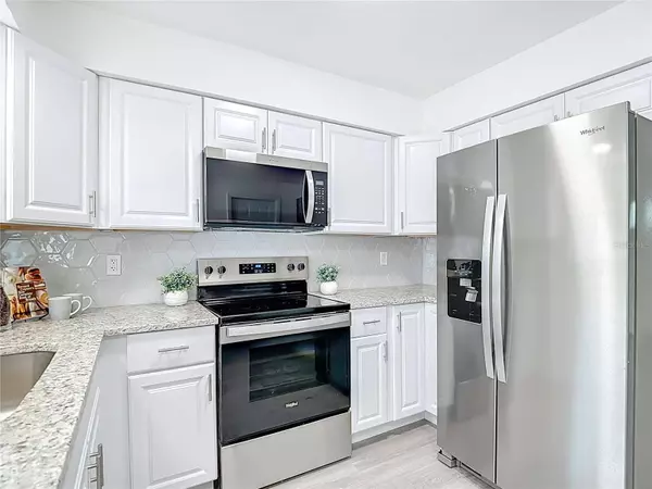 10017 N HARTTS DR, Tampa, FL 33617