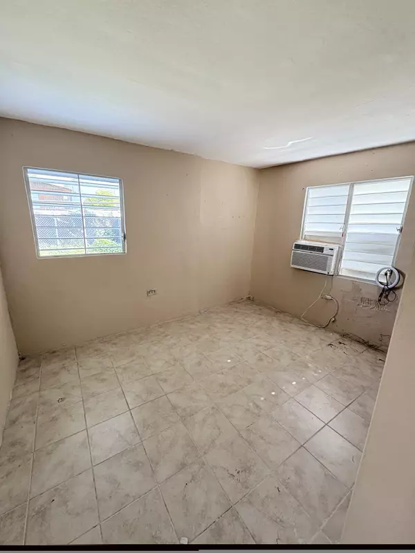 127 Villa Quintero Toa Baja