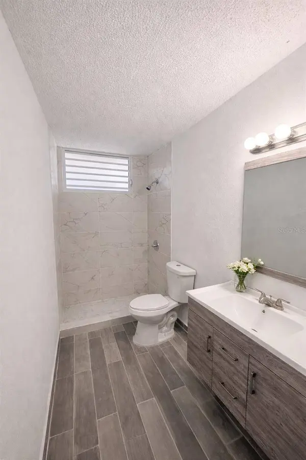 519 #8 BLOQUE 187, Carolina, PR 00985