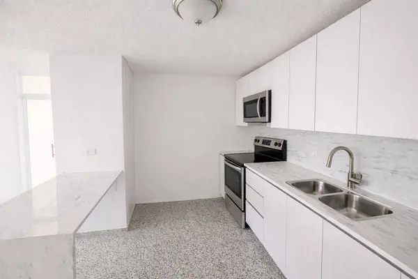 519 #8 BLOQUE 187, Carolina, PR 00985