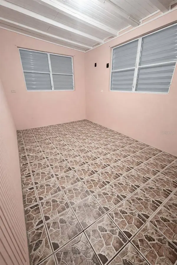 46 N CALLE BARCELONA, Guayama, PR 00784