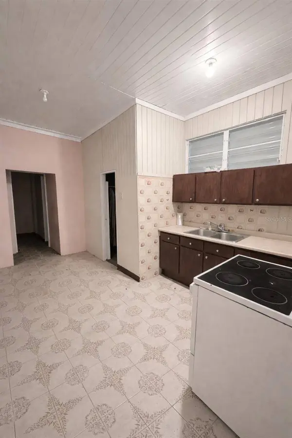 46 N CALLE BARCELONA, Guayama, PR 00784