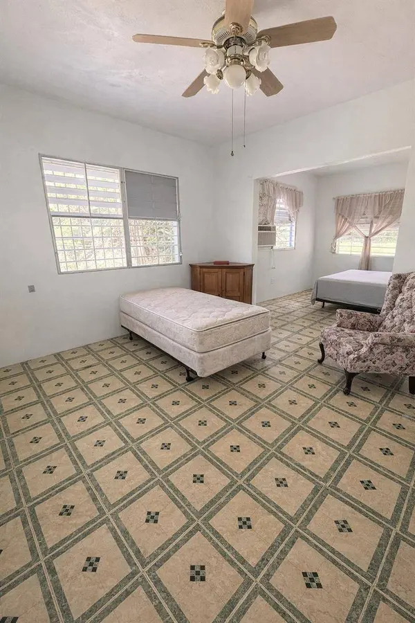 PR 1 19.9, San Juan, PR 00926