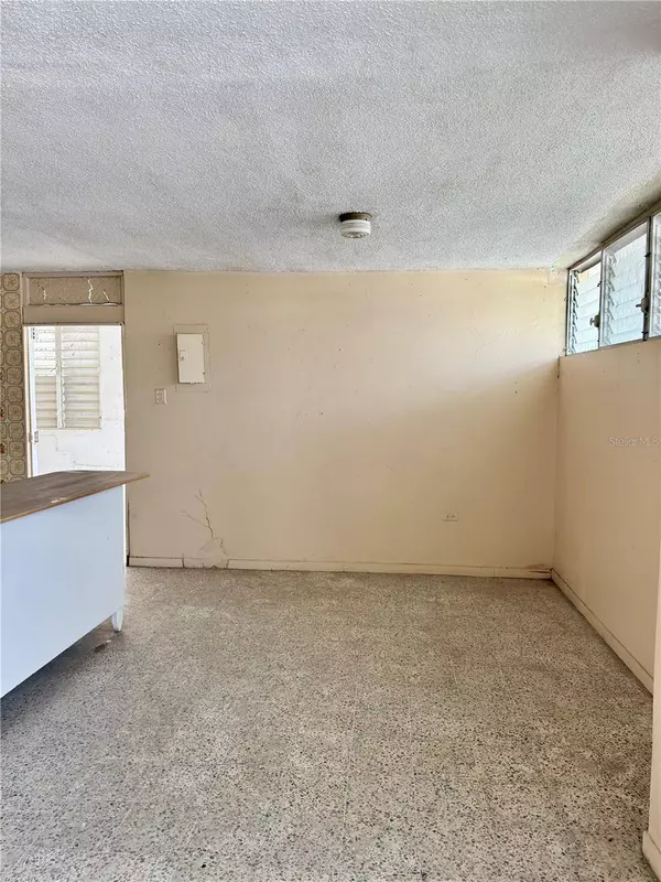 33 JARDINES DEL CARIBE RD, Ponce, PR 00728