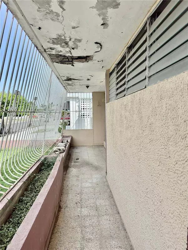 33 JARDINES DEL CARIBE RD, Ponce, PR 00728