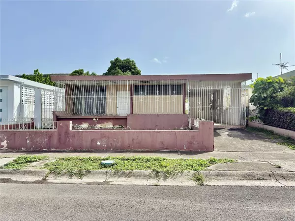 33 JARDINES DEL CARIBE RD, Ponce, PR 00728