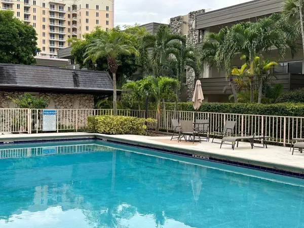 8335 SW 72nd Ave #202D, Miami, FL 33143