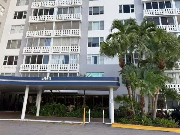 4350 Hillcrest Dr #112, Hollywood, FL 33021