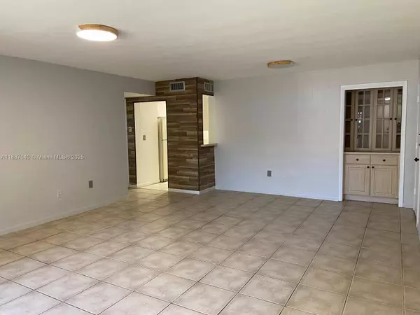 9454 SW 77th Ave #S4, Miami, FL 33156