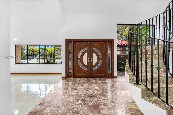 701 SW 24th Rd, Miami, FL 33129