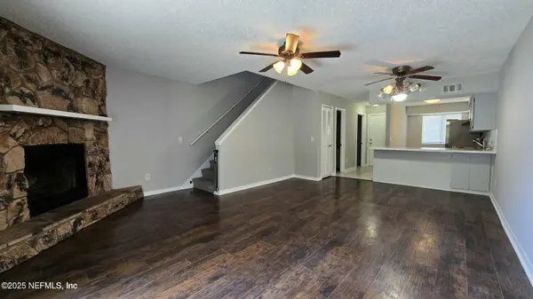 2104 DUNES WAY DR W, Jacksonville, FL 32225