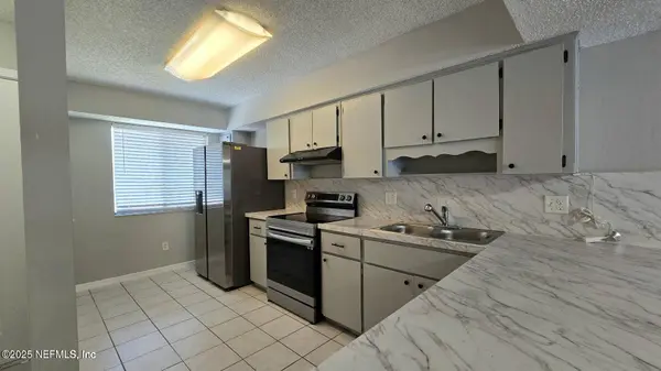 2104 DUNES WAY DR W, Jacksonville, FL 32225