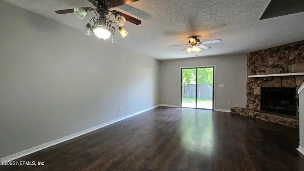 2104 DUNES WAY DR W, Jacksonville, FL 32225