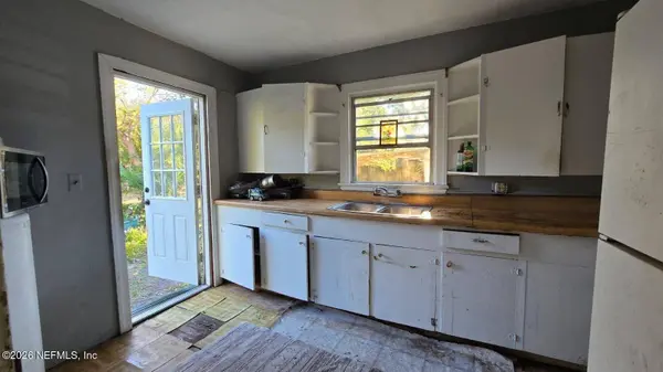 2323 PARENTAL HOME RD, Jacksonville, FL 32216