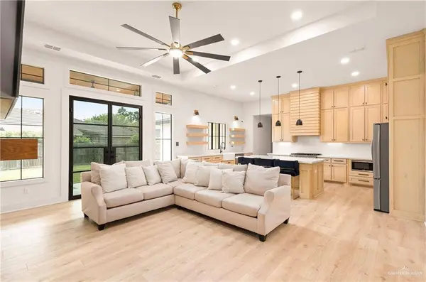 2604 Cottonwood ST, Mission, TX 78574