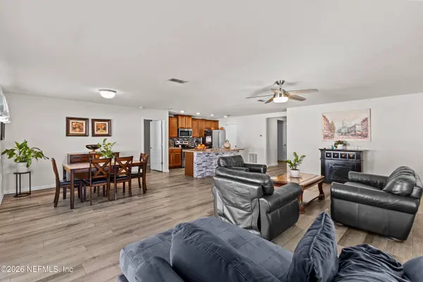 2422 SOTTERLEY LN, Jacksonville, FL 32220