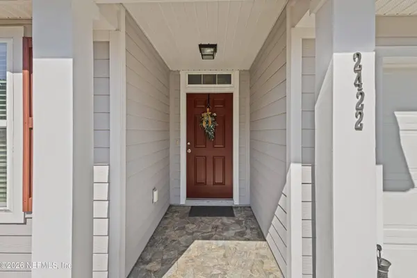 2422 SOTTERLEY LN, Jacksonville, FL 32220