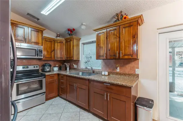 1240 CLARION CIR, Deltona, FL 32738