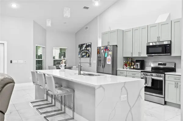 14112 LORD BARCLAY DR, Orlando, FL 32837